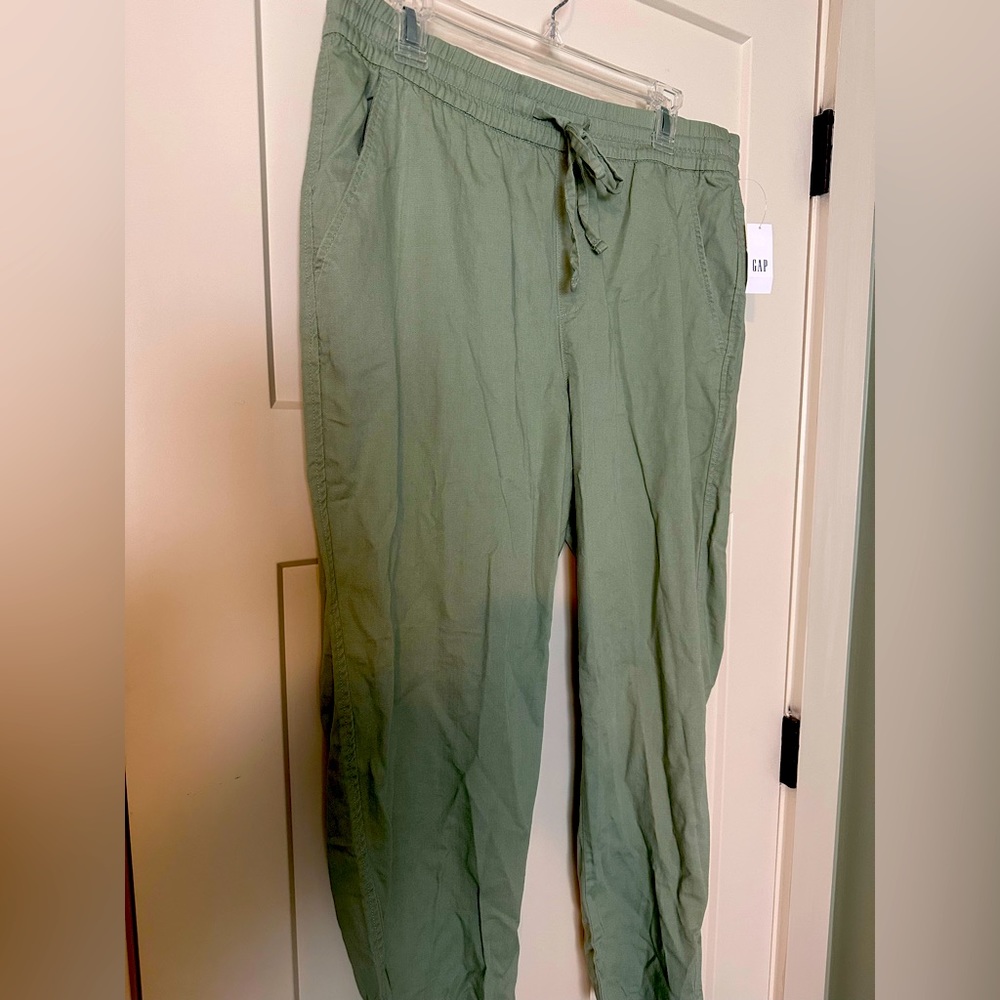 Gap pants, size L, NWT
Olive green pull on.
